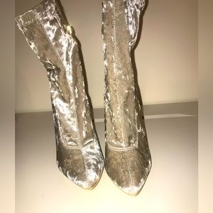 Miss Lola velour booties